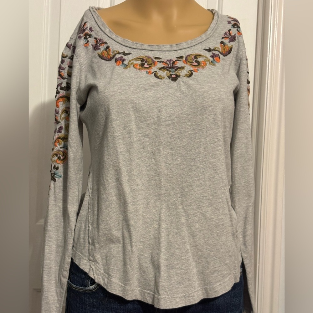 Sundance Gray Long Sleeve Top with Colorful Embroidery